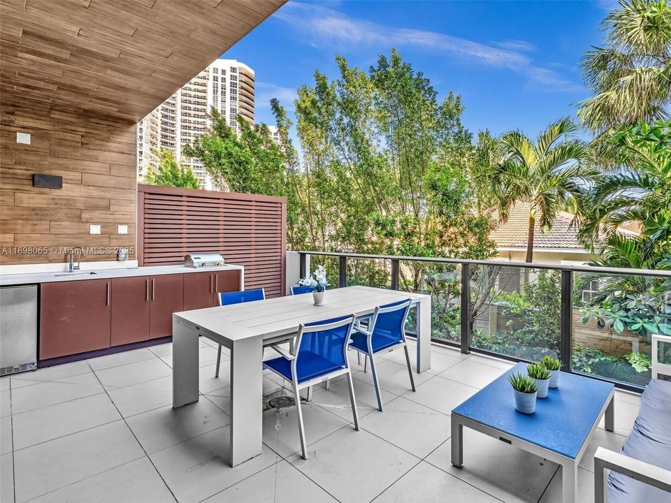 For Sale: $1,400,000 (3 beds, 3 baths, 1944 Square Feet)