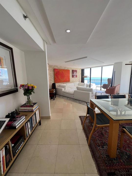 For Sale: $1,249,000 (3 beds, 3 baths, 1895 Square Feet)