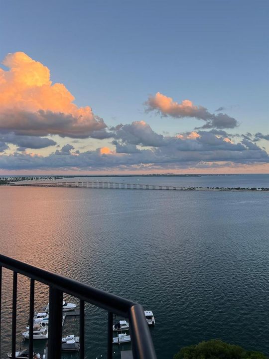 For Sale: $1,249,000 (3 beds, 3 baths, 1895 Square Feet)