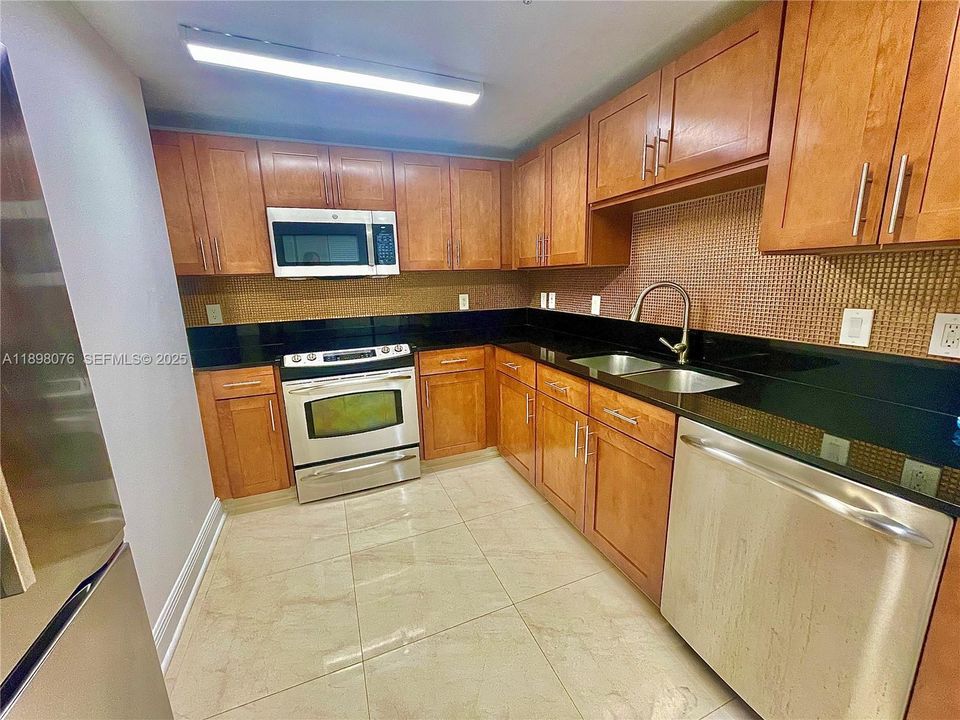 В аренду: $2,950 (2 спален, 2 ванн, 1145 Квадратных фут)