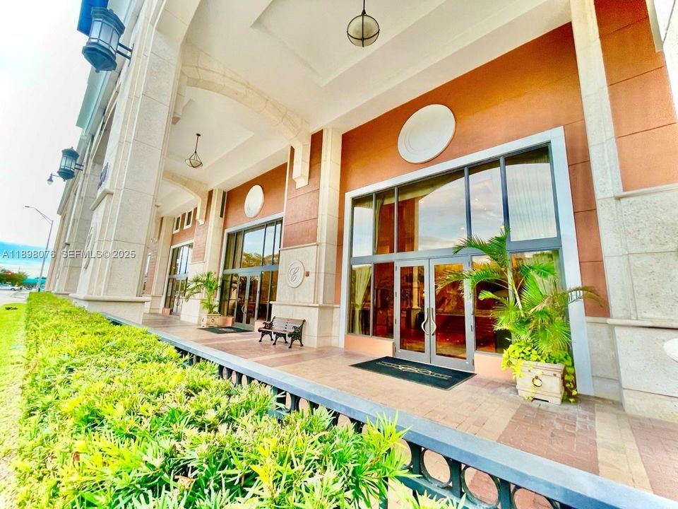 В аренду: $2,950 (2 спален, 2 ванн, 1145 Квадратных фут)