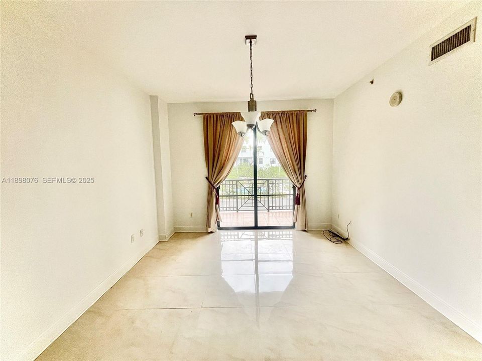 В аренду: $2,950 (2 спален, 2 ванн, 1145 Квадратных фут)