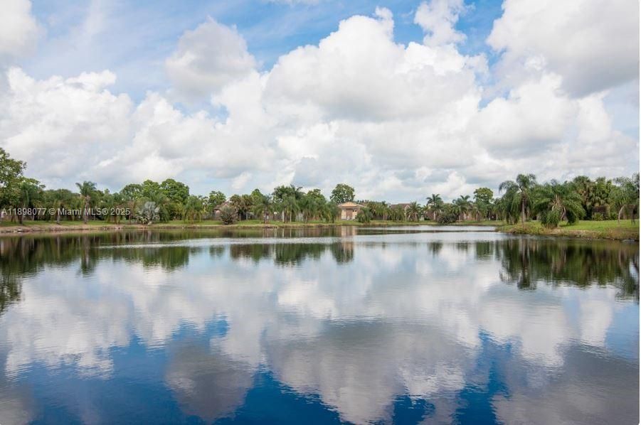 En Renta: $1,895 (4 camas, 2 baños, 1067 Pies cuadrados)