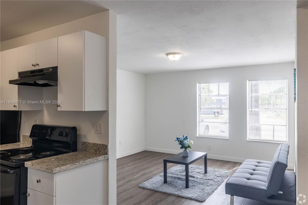 En Renta: $1,895 (4 camas, 2 baños, 1067 Pies cuadrados)