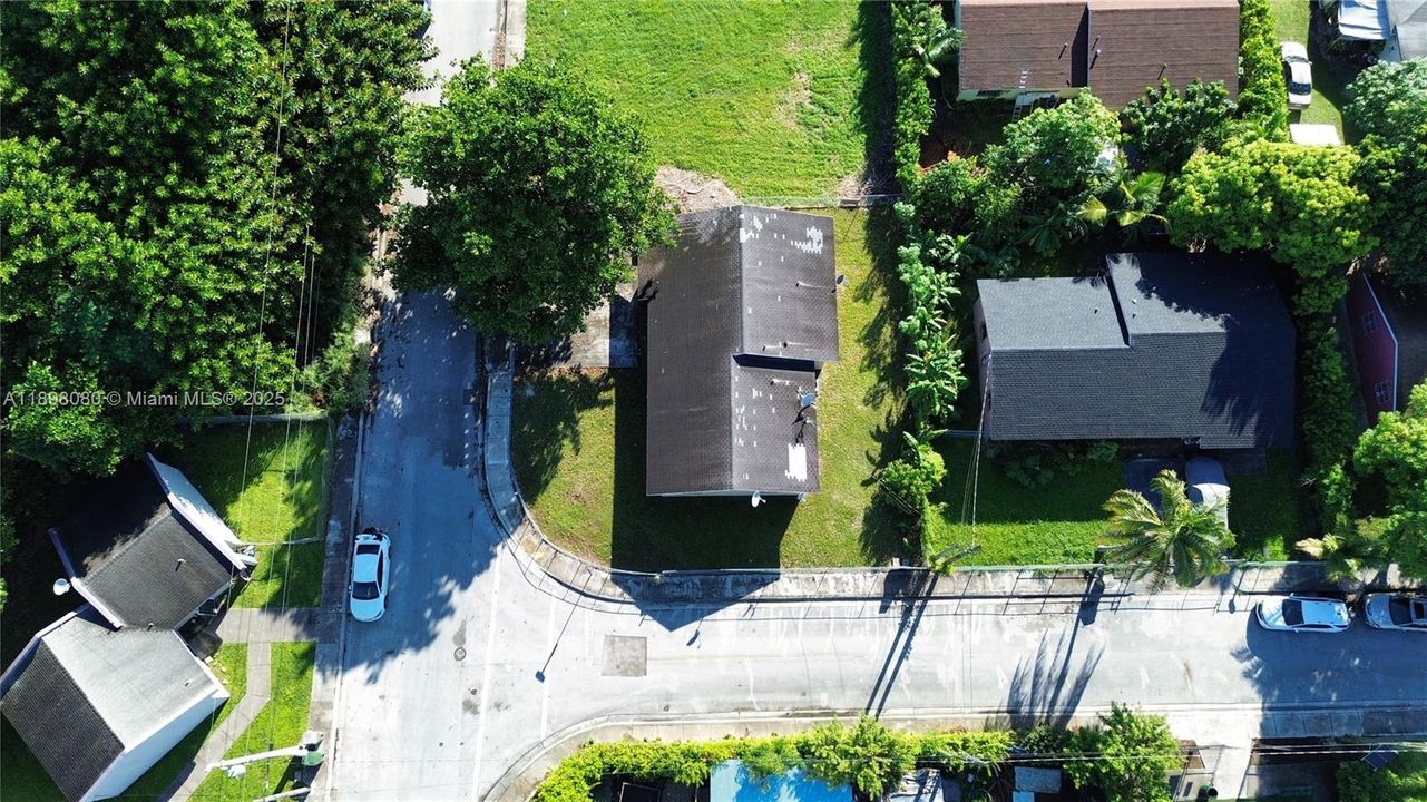 Active With Contract: $365,000 (4 beds, 2 baths, 1658 Square Feet)