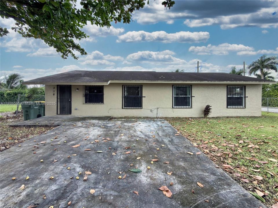 Active With Contract: $365,000 (4 beds, 2 baths, 1658 Square Feet)