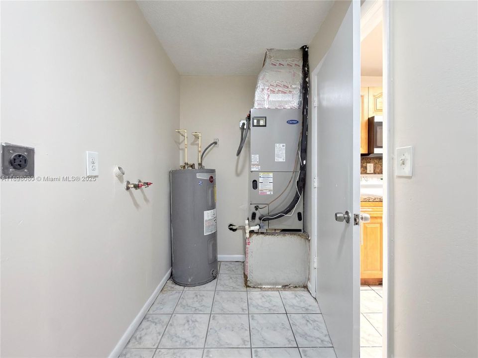 Active With Contract: $365,000 (4 beds, 2 baths, 1658 Square Feet)