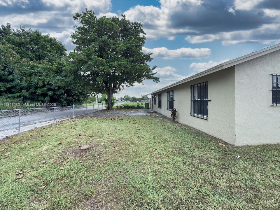 Active With Contract: $365,000 (4 beds, 2 baths, 1658 Square Feet)