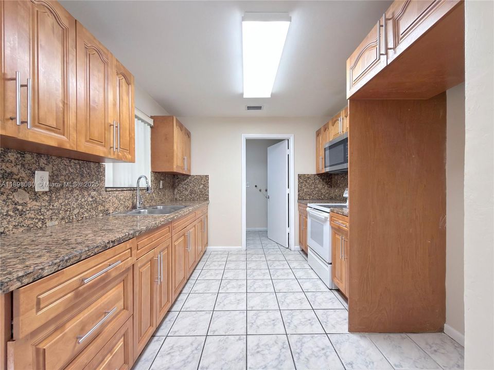 Active With Contract: $365,000 (4 beds, 2 baths, 1658 Square Feet)