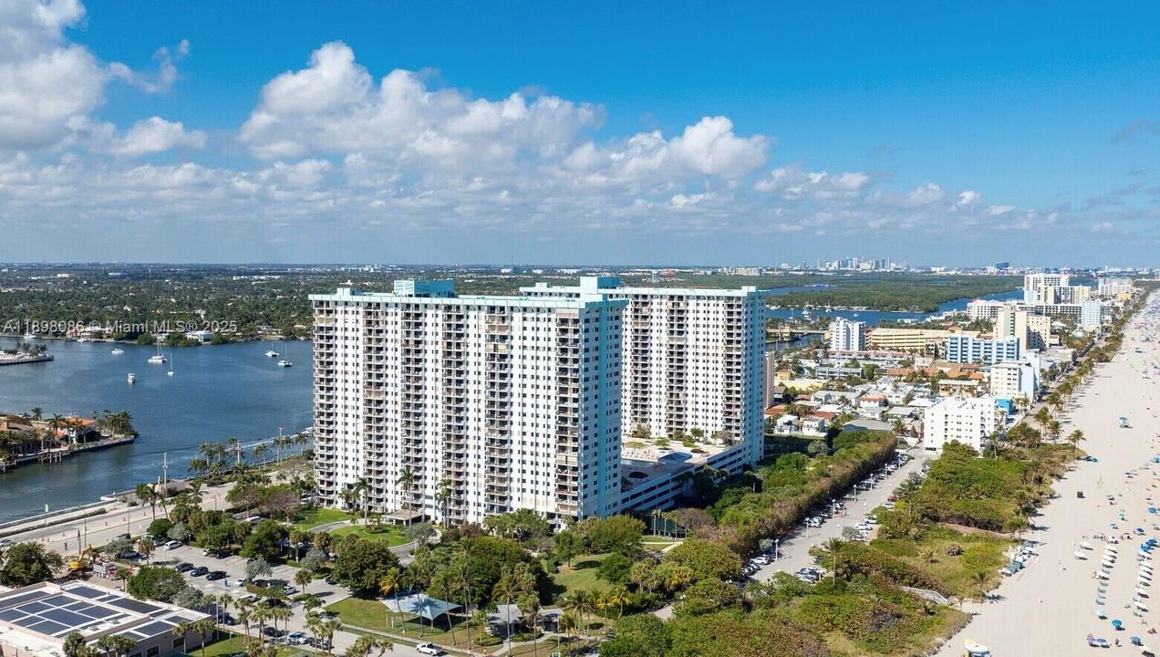 合同活跃: $4,500 (2 贝兹, 2 浴室, 1570 平方英尺)