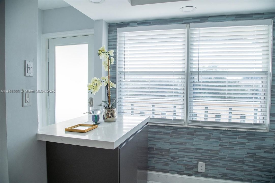 出租: $3,000 (2 贝兹, 2 浴室, 1156 平方英尺)