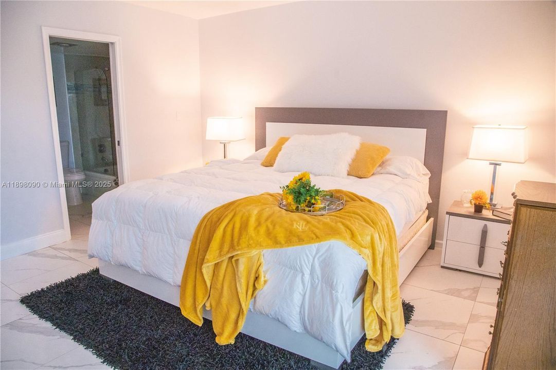 出租: $3,000 (2 贝兹, 2 浴室, 1156 平方英尺)