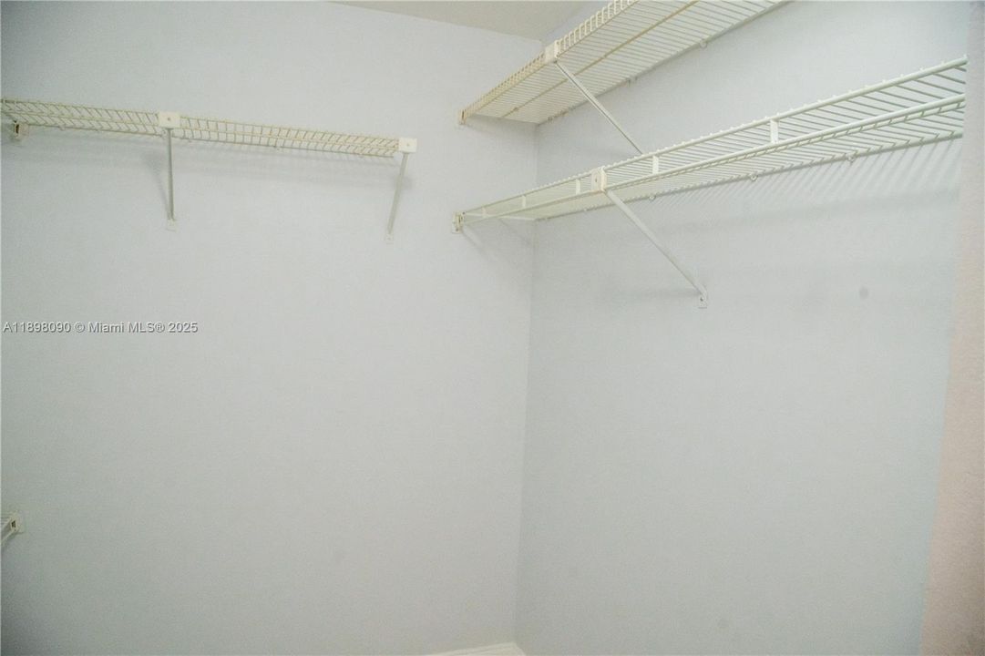 出租: $3,000 (2 贝兹, 2 浴室, 1156 平方英尺)