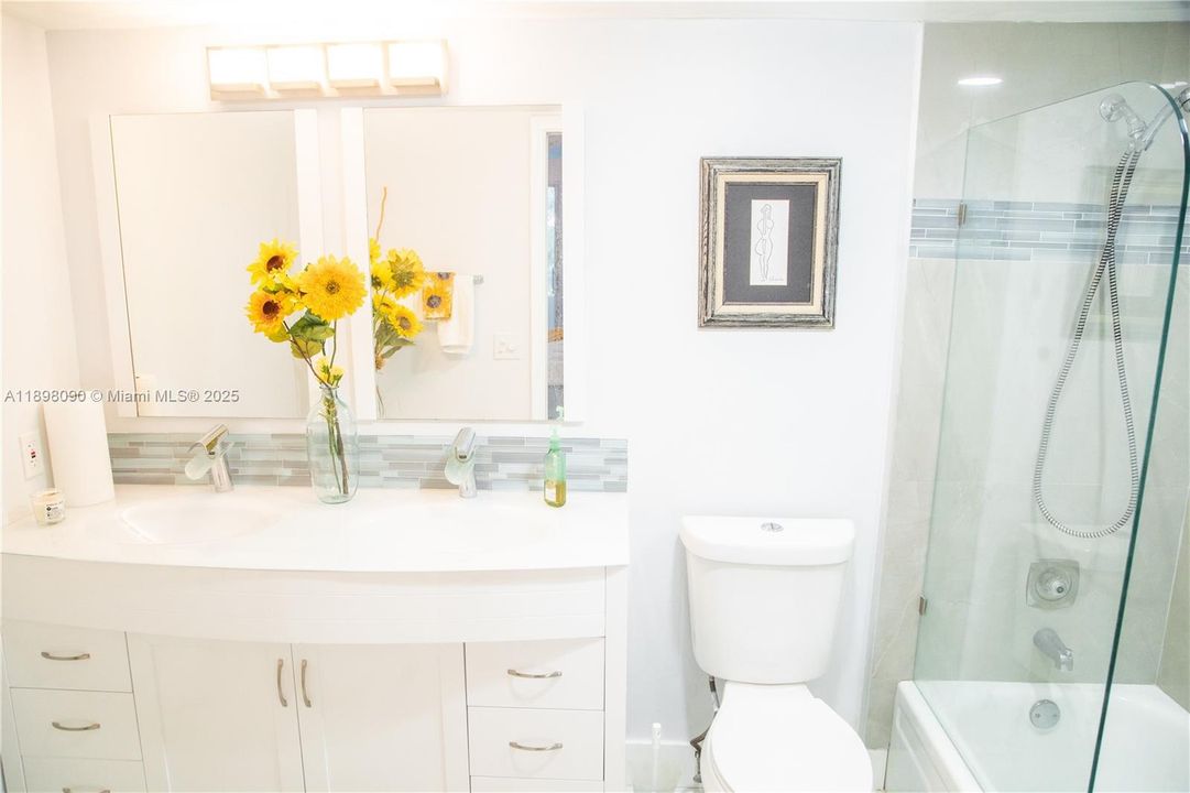 出租: $3,000 (2 贝兹, 2 浴室, 1156 平方英尺)