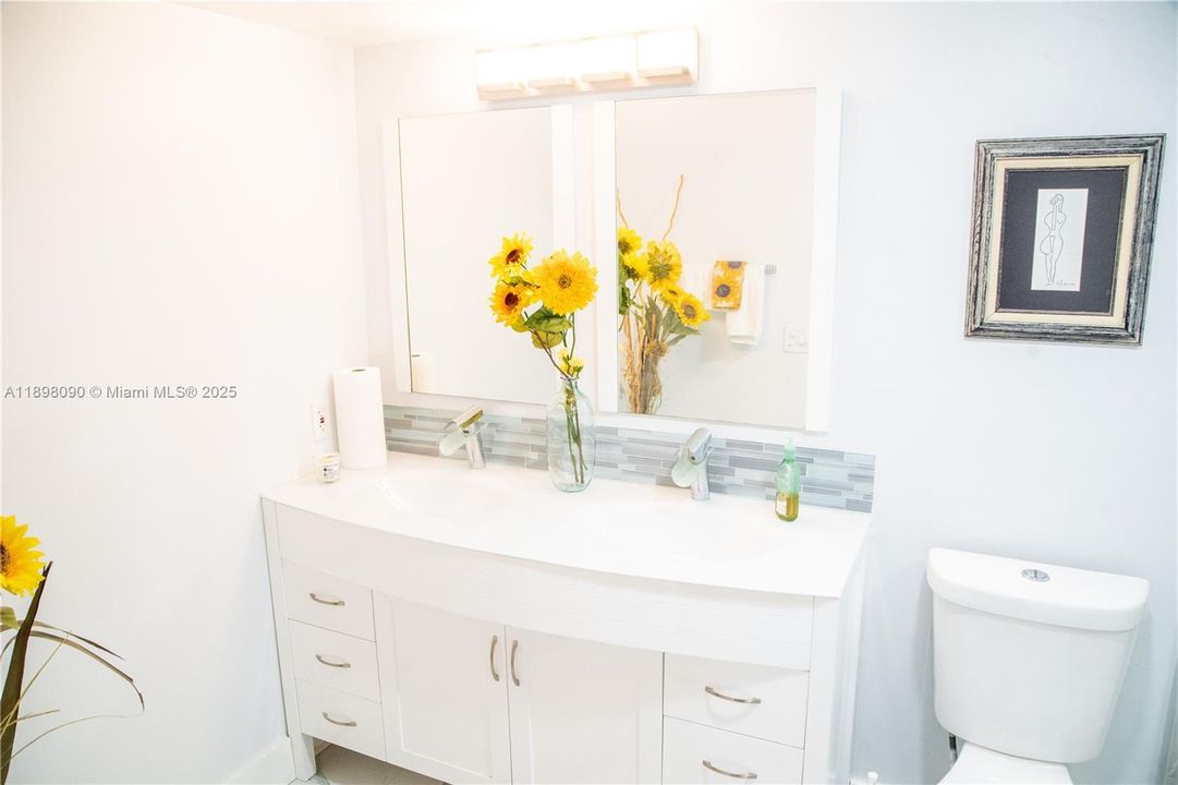 出租: $3,000 (2 贝兹, 2 浴室, 1156 平方英尺)