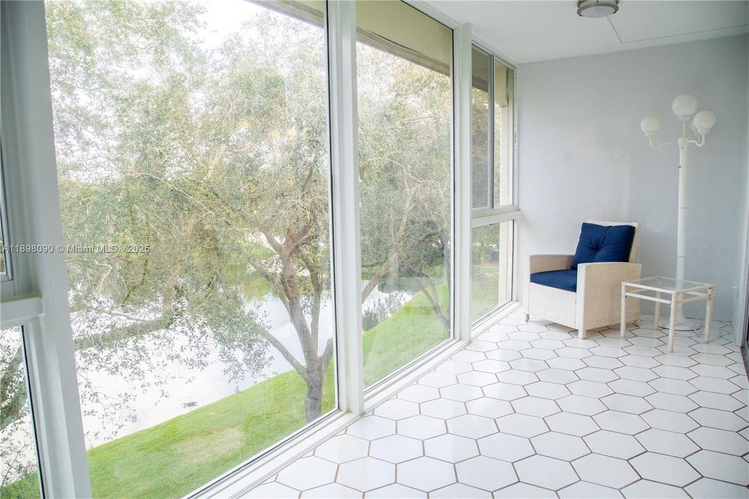 出租: $3,000 (2 贝兹, 2 浴室, 1156 平方英尺)