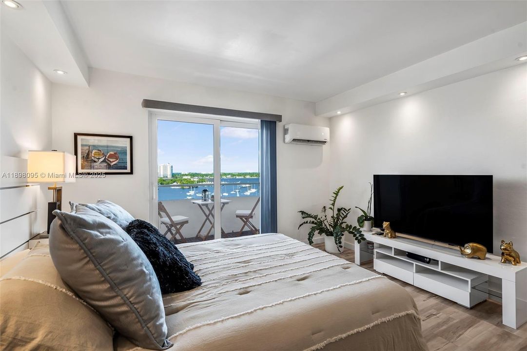 For Sale: $209,000 (0 beds, 1 baths, 444 Square Feet)