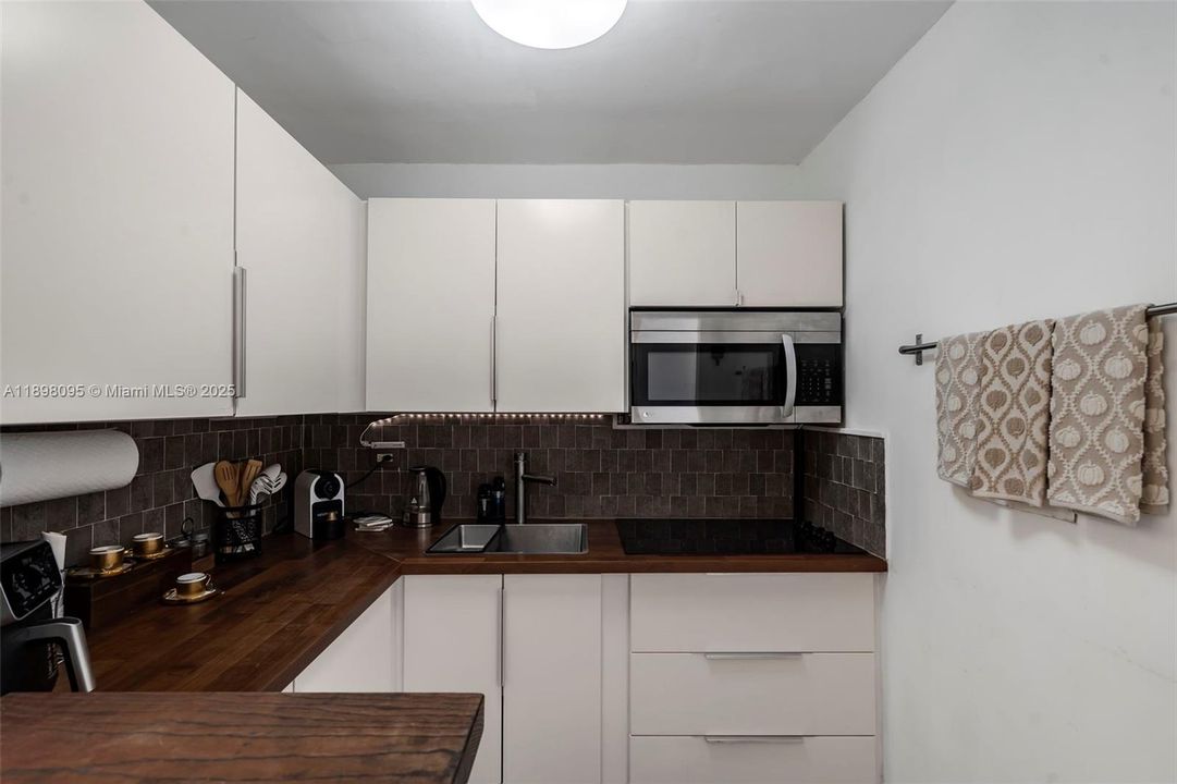 For Sale: $209,000 (0 beds, 1 baths, 444 Square Feet)