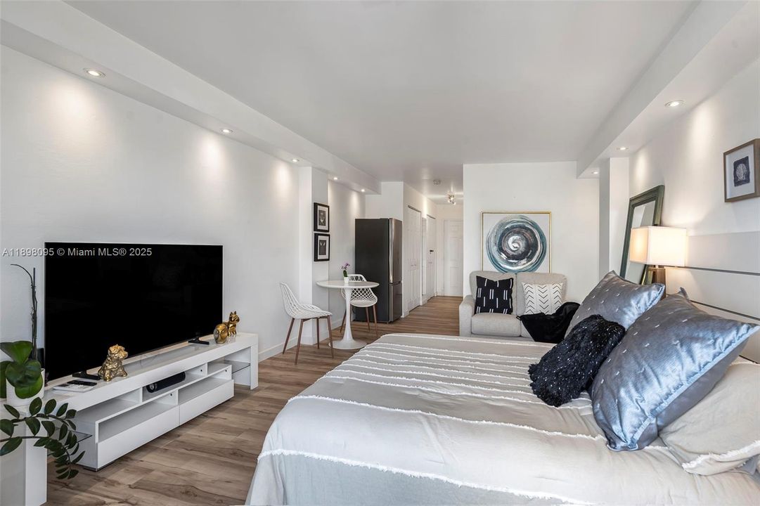 For Sale: $209,000 (0 beds, 1 baths, 444 Square Feet)