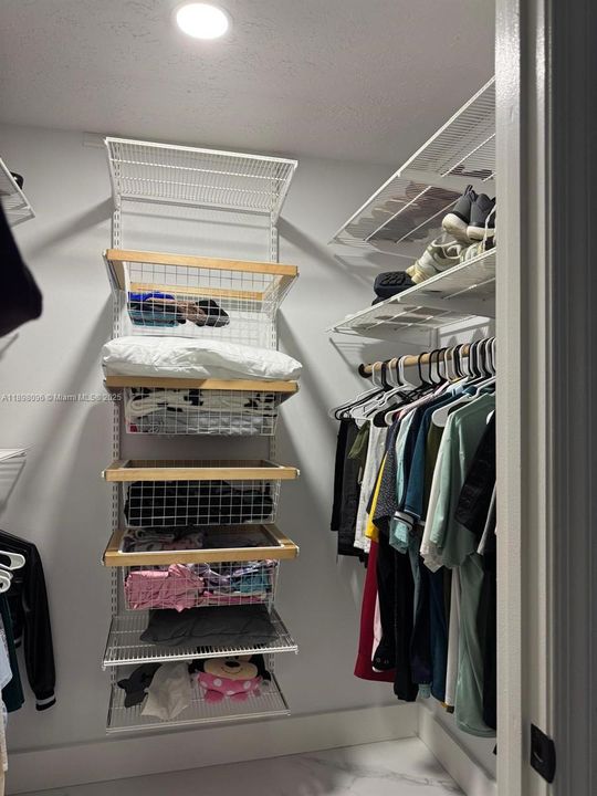 For Sale: $559,000 (3 beds, 2 baths, 1475 Square Feet)