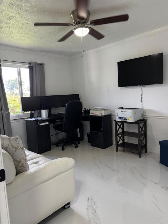 Office / 3rd Bedroom