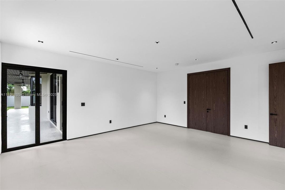 For Sale: $3,650,000 (4 beds, 5 baths, 3379 Square Feet)