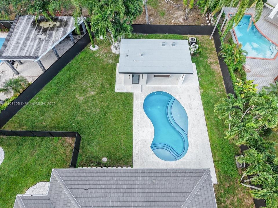 For Sale: $3,650,000 (4 beds, 5 baths, 3379 Square Feet)