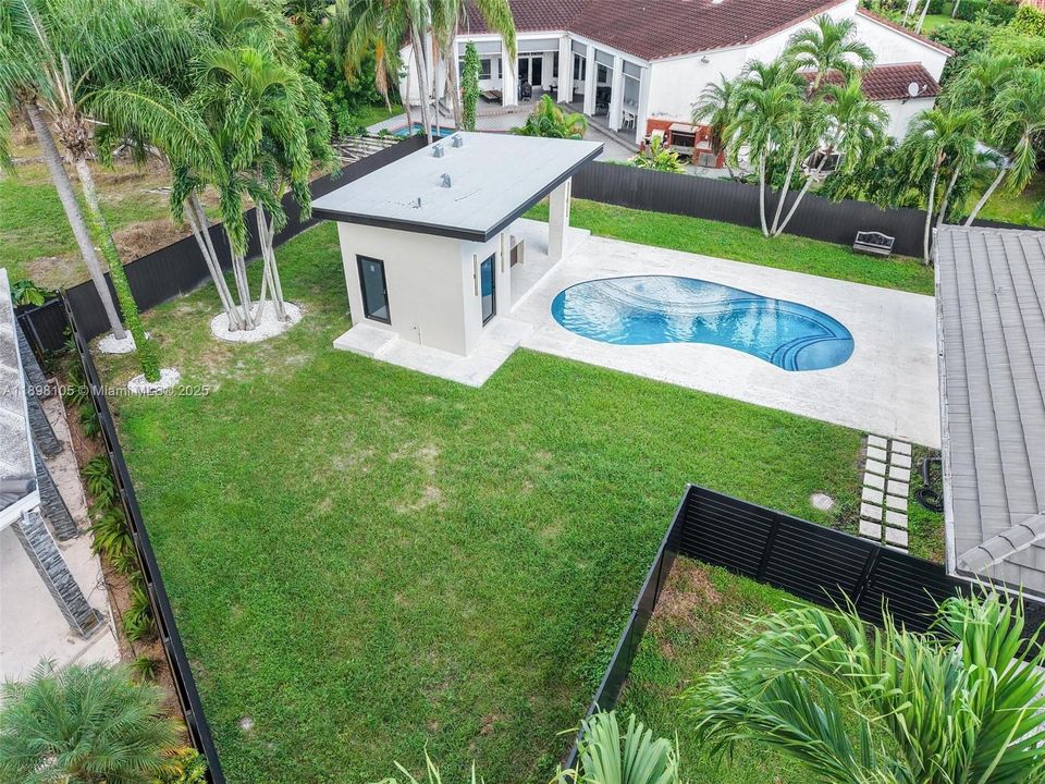 For Sale: $3,650,000 (4 beds, 5 baths, 3379 Square Feet)