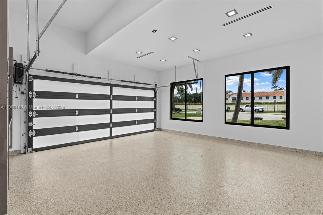 For Sale: $3,650,000 (4 beds, 5 baths, 3379 Square Feet)