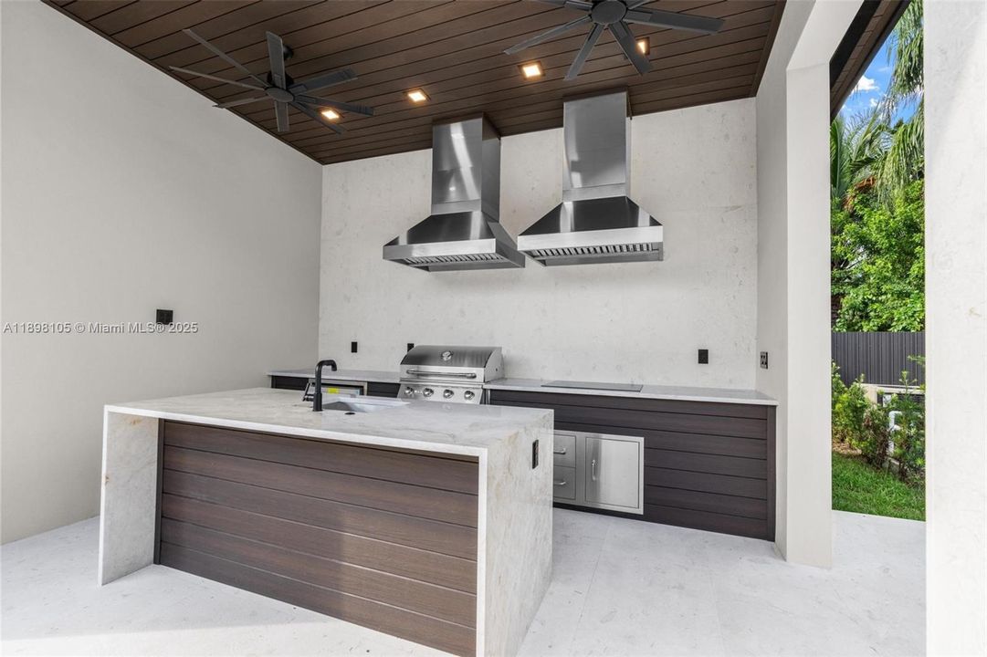 For Sale: $3,650,000 (4 beds, 5 baths, 3379 Square Feet)