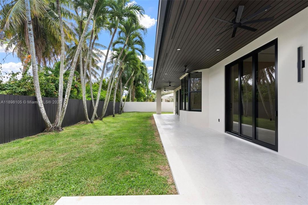 For Sale: $3,650,000 (4 beds, 5 baths, 3379 Square Feet)