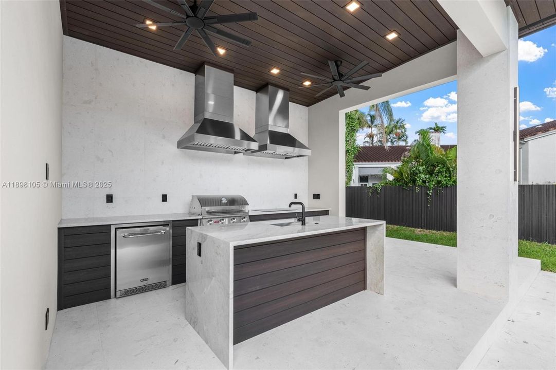 For Sale: $3,650,000 (4 beds, 5 baths, 3379 Square Feet)