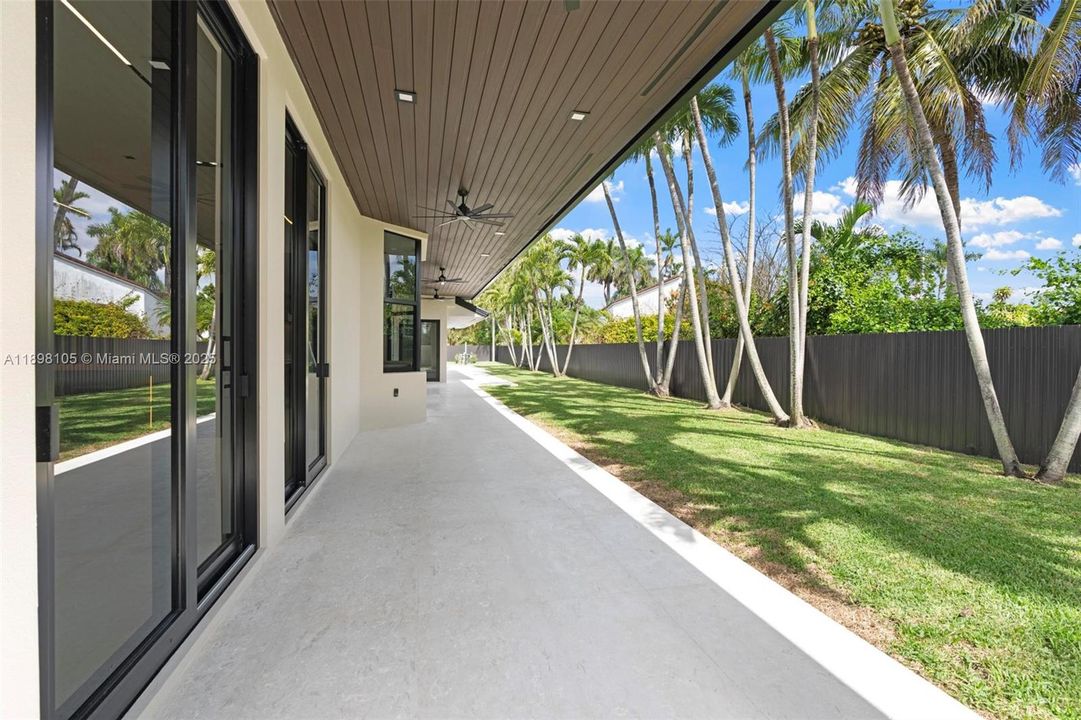 For Sale: $3,650,000 (4 beds, 5 baths, 3379 Square Feet)