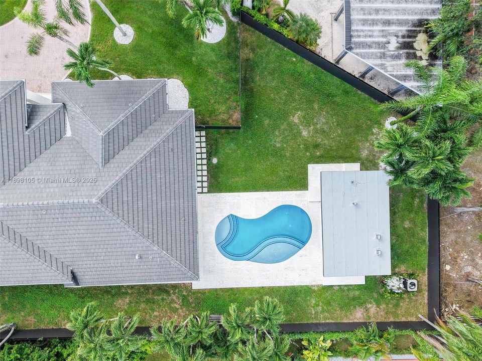 For Sale: $3,650,000 (4 beds, 5 baths, 3379 Square Feet)