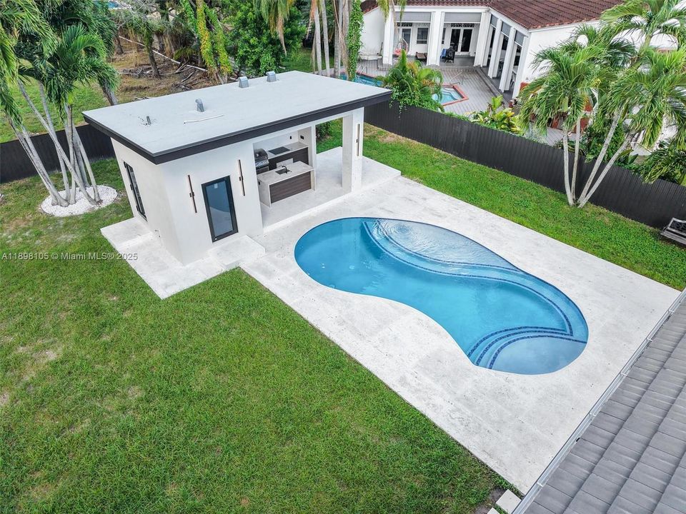 For Sale: $3,650,000 (4 beds, 5 baths, 3379 Square Feet)