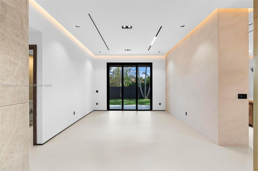 For Sale: $3,650,000 (4 beds, 5 baths, 3379 Square Feet)