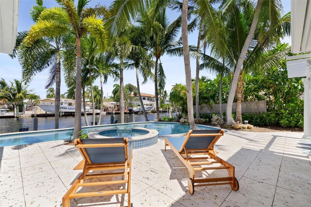 出租: $9,000 (3 贝兹, 2 浴室, 2217 平方英尺)