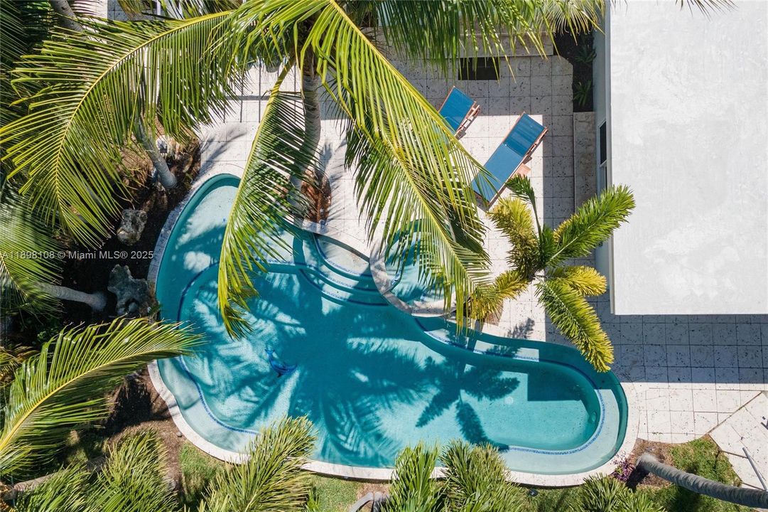 出租: $9,000 (3 贝兹, 2 浴室, 2217 平方英尺)