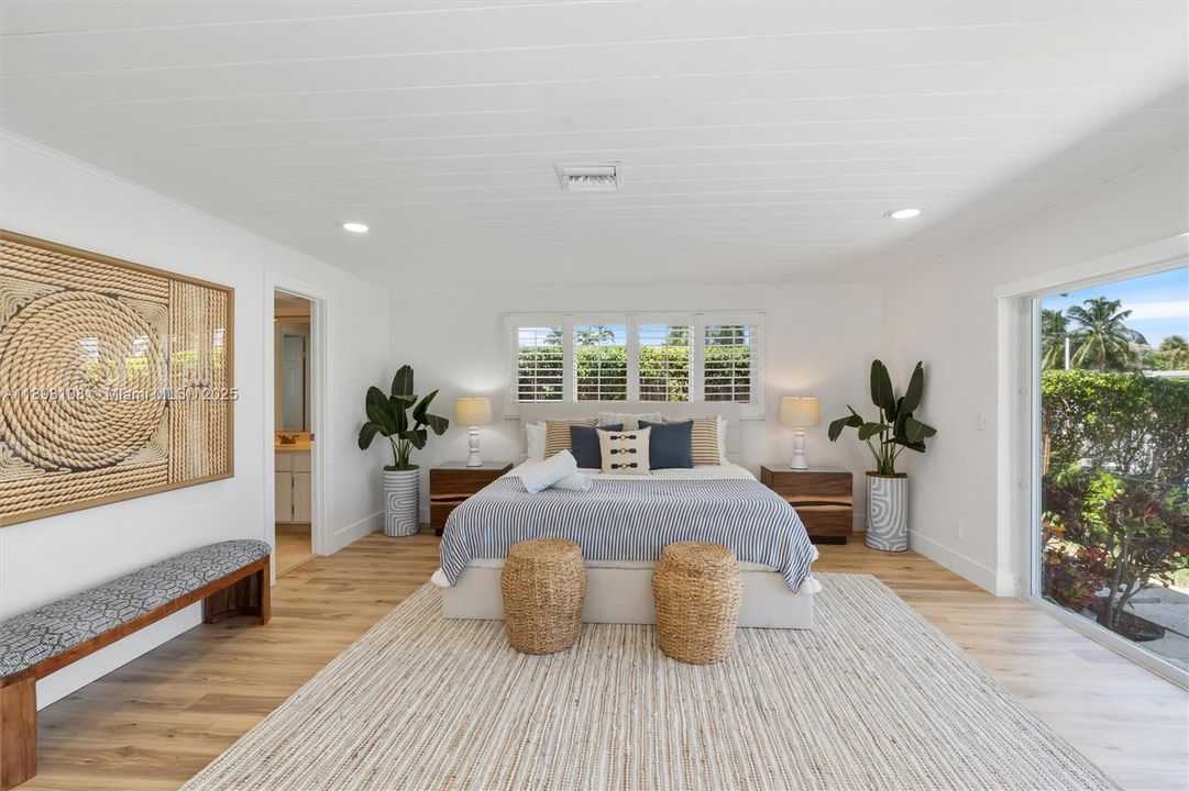 出租: $9,000 (3 贝兹, 2 浴室, 2217 平方英尺)