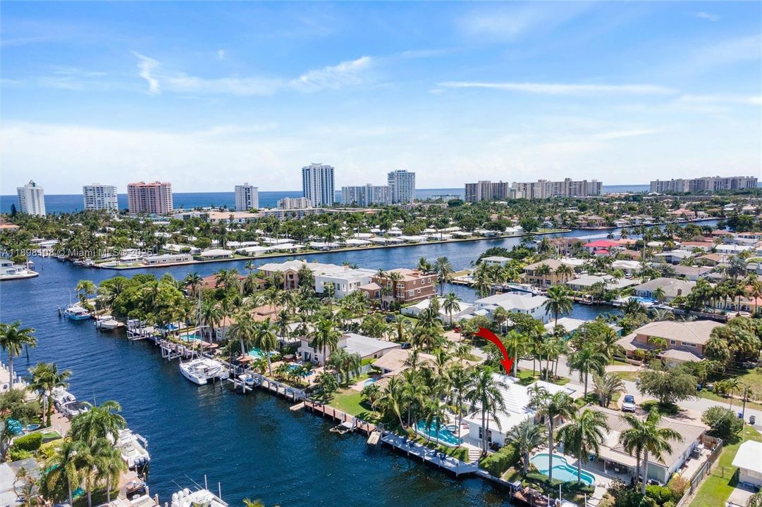 出租: $9,000 (3 贝兹, 2 浴室, 2217 平方英尺)