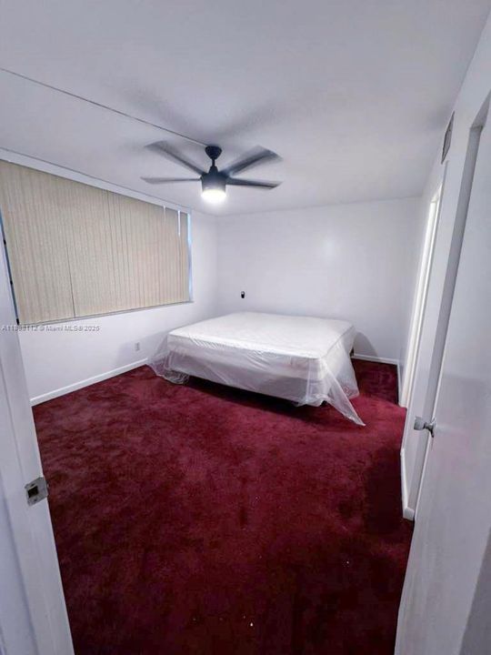 出租: $1,300 (1 贝兹, 2 浴室, 1000 平方英尺)