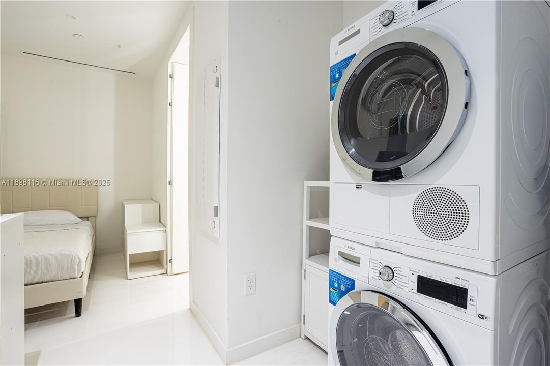 For Sale: $4,650,000 (3 beds, 4 baths, 2742 Square Feet)