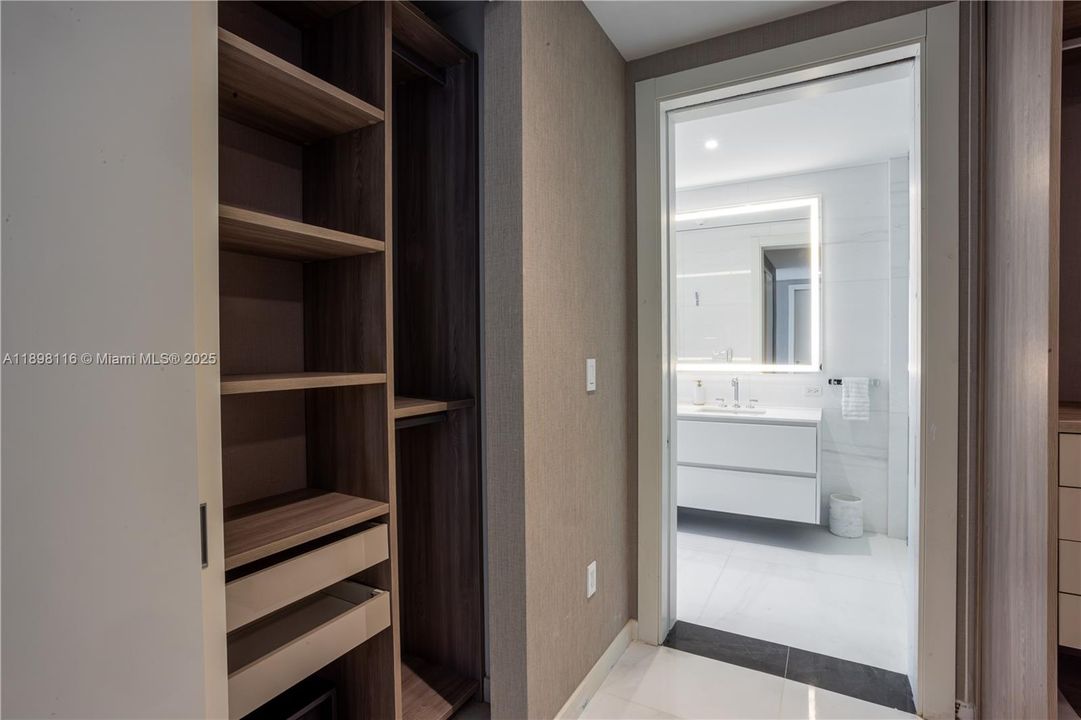 For Sale: $4,650,000 (3 beds, 4 baths, 2742 Square Feet)