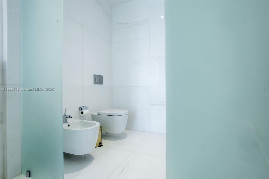 For Sale: $4,650,000 (3 beds, 4 baths, 2742 Square Feet)