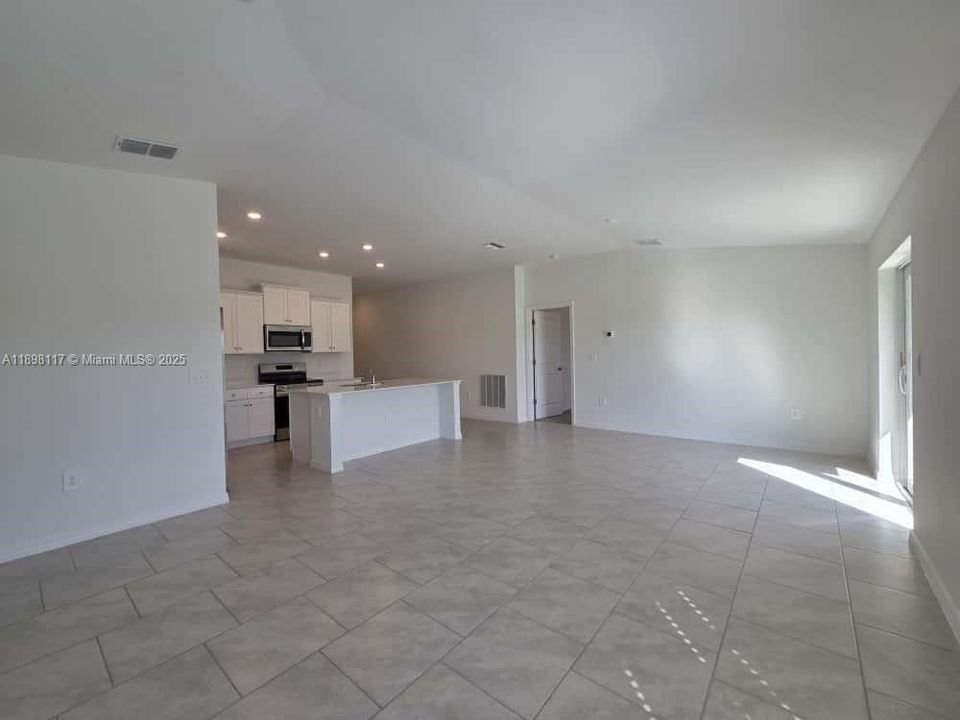 For Rent: $1,850 (3 beds, 2 baths, 0 Square Feet)