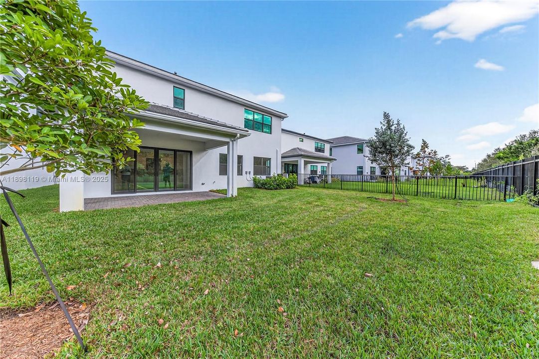 В аренду: $7,900 (4 спален, 3 ванн, 3748 Квадратных фут)