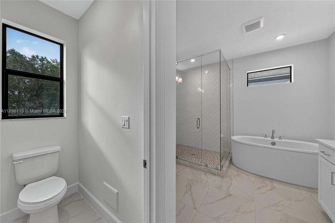 В аренду: $7,900 (4 спален, 3 ванн, 3748 Квадратных фут)