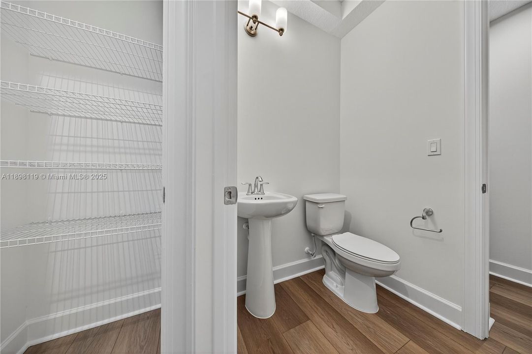 В аренду: $7,900 (4 спален, 3 ванн, 3748 Квадратных фут)