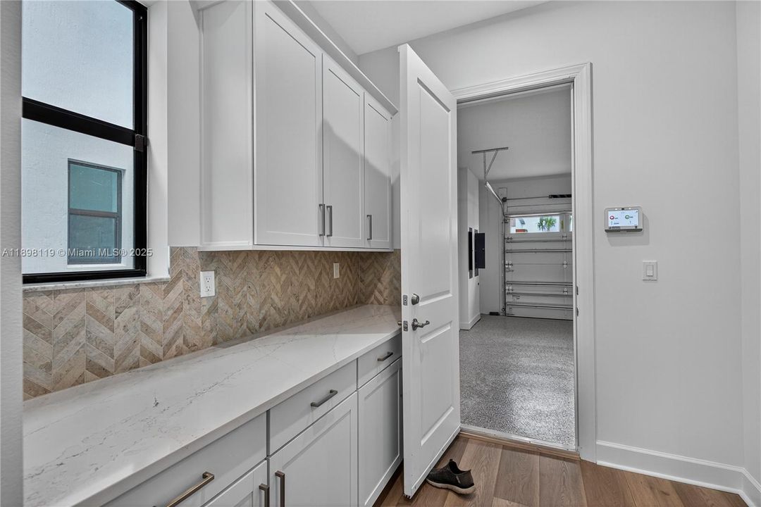 В аренду: $7,900 (4 спален, 3 ванн, 3748 Квадратных фут)