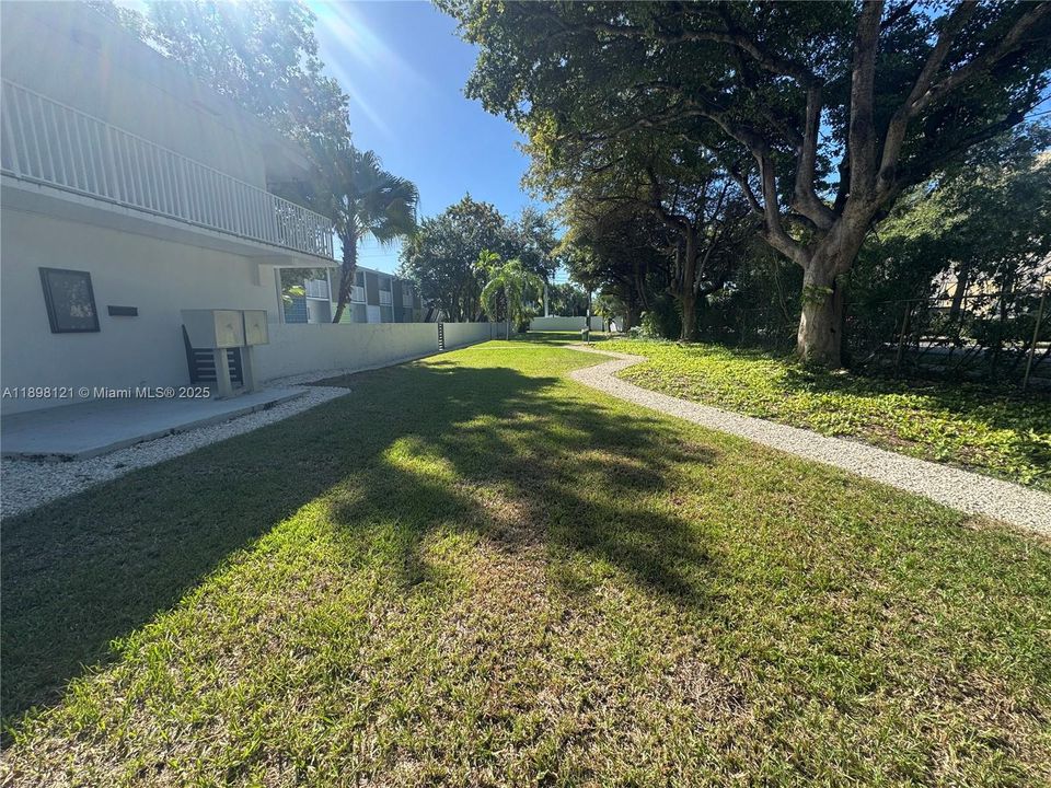 В аренду: $2,000 (1 спален, 1 ванн, 15906 Квадратных фут)